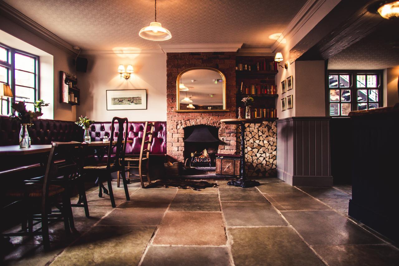 The Fox And Coney Inn South Cave Bagian luar foto