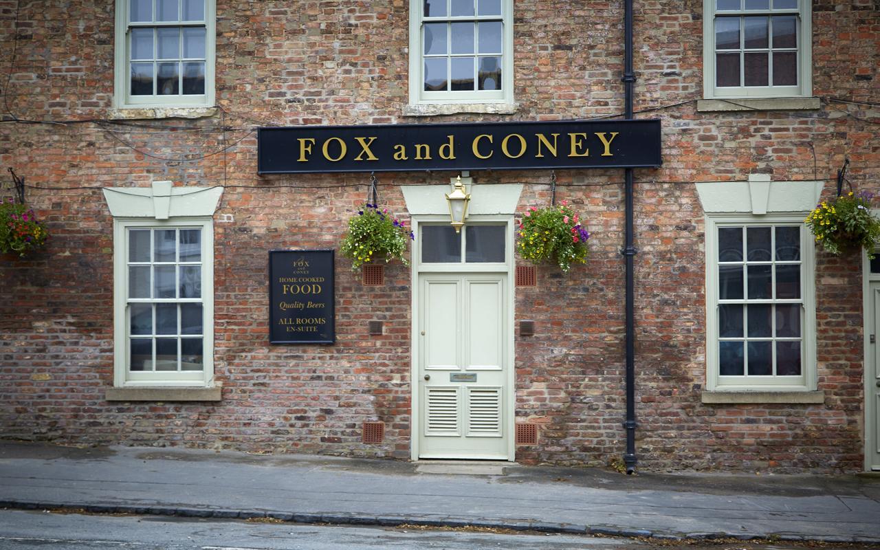 The Fox And Coney Inn South Cave Bagian luar foto